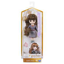 Încarcă imaginea în Galerie, Harry Potter Wizarding World Papusa Hermione Granger 20cm
