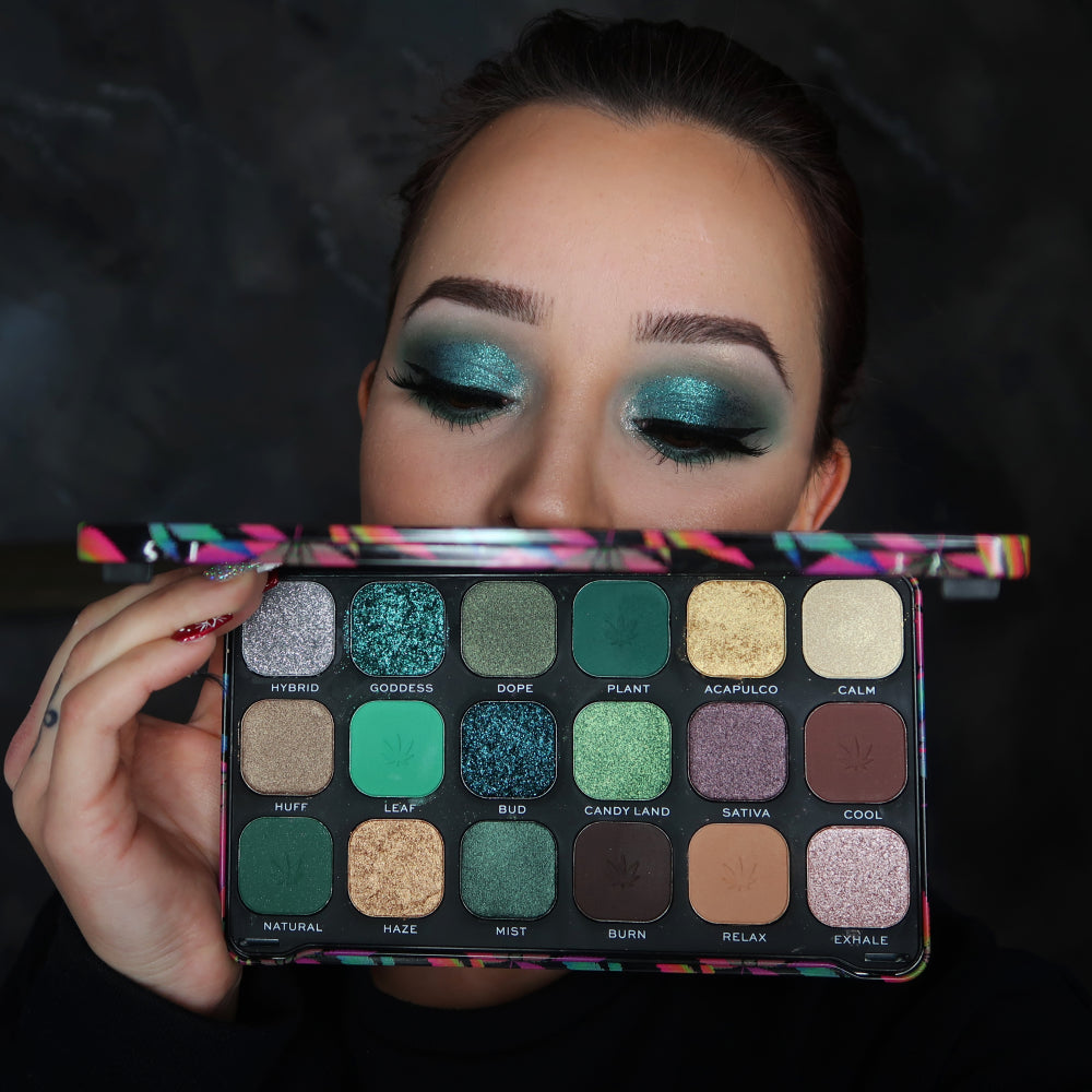 Makeup Revolution Forever Flawless Chilled - Paleta Fard de Ochi