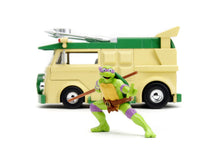 Încarcă imaginea în Galerie, Jada Toys Ninja Set Figurina Donatello si Vagonul de Petrecere
