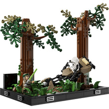 Încarcă imaginea în Galerie, Lego Star Wars Diorama de Urmarire cu Speederul pe Endor
