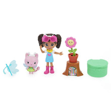 Încarcă imaginea în Galerie, Gabbys Dollhouse Set Papusa 9.7cm cu Pisicuta Gradina lui Gabby
