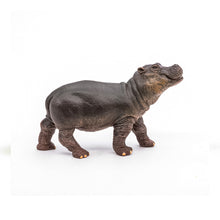 Încarcă imaginea în Galerie, Papo Animale Salbatice Figurina Pui de Hipopotam
