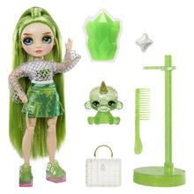 Încarcă imaginea în Galerie, Rainbow High Papusa Jade Hunter
