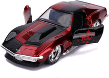 Încarcă imaginea în Galerie, Jada Toys Masina Metalica Harley Quinn 1969 Corvette Stingray
