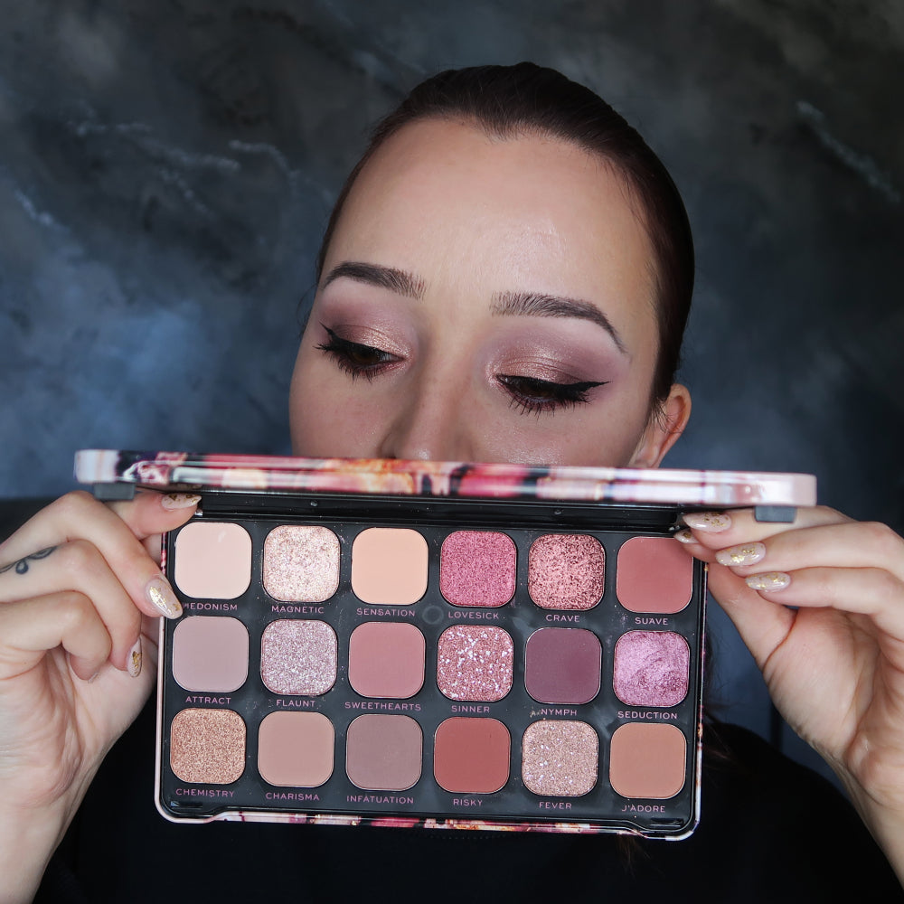 Makeup Revolution Forever Flawless Allure - Paleta Fard de Ochi