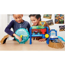 Încarcă imaginea în Galerie, Monster Jam Set Spalatorie Auto
