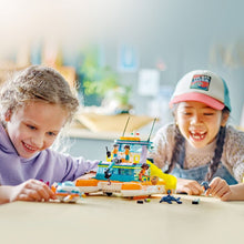 Încarcă imaginea în Galerie, Lego Friends Barca de Salvare pe Mare
