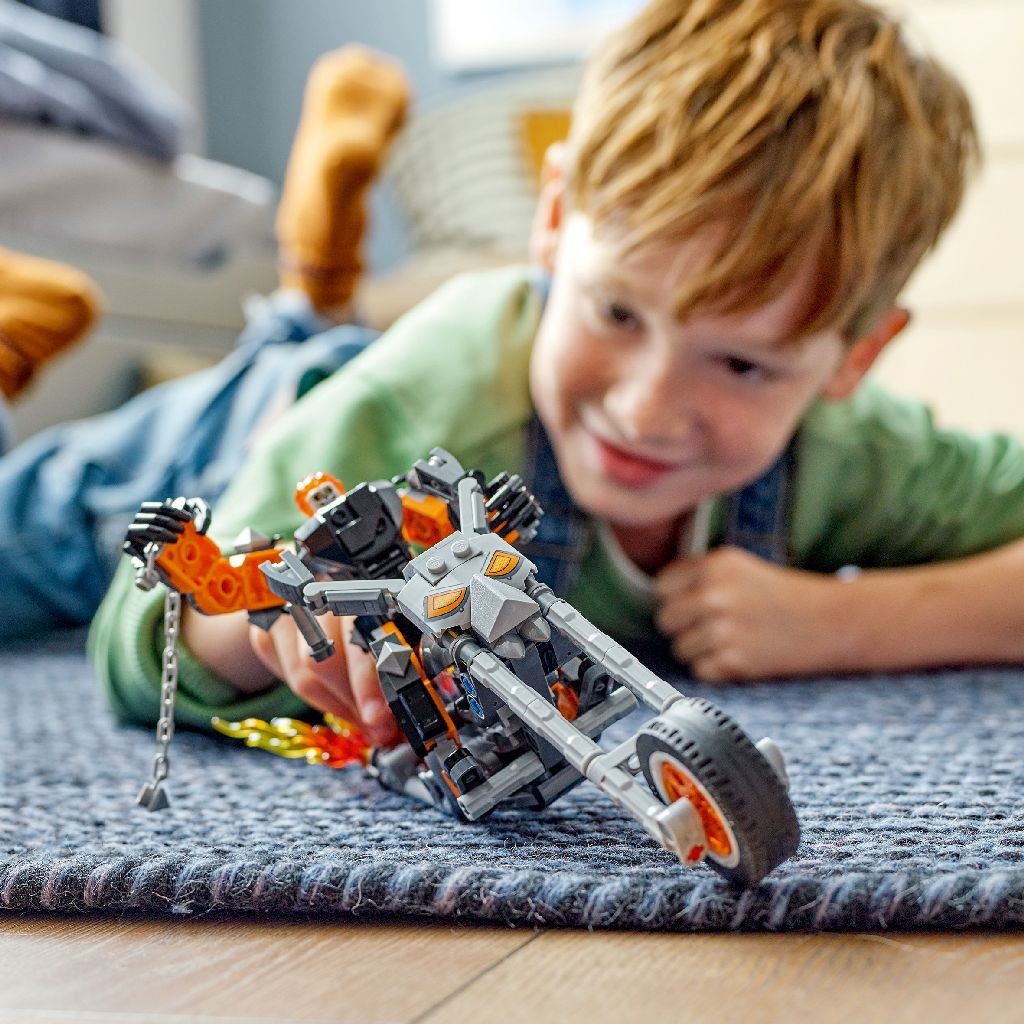 Lego Super Heroes Robot si Motocicleta Calaretul Fantoma