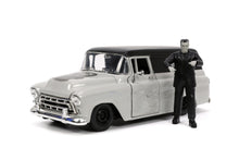 Încarcă imaginea în Galerie, Jada Toys Set Masinuta 1957 Chevy Suburban si Figurina Frankenstein
