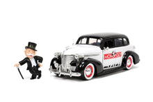 Încarcă imaginea în Galerie, Jada Toys Set Masinuta Metalica Chevrolet Master Deluxe 1939 si Figurina Mr Monopoly
