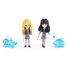 Încarcă imaginea în Galerie, Harry Potter Wizarding World Magical Set 2 Figurine Luna Lovegood si Cho Chang
