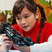 Încarcă imaginea în Galerie, Lego Technic Mercedes-AMG F1 W14 e Performance Pull Back
