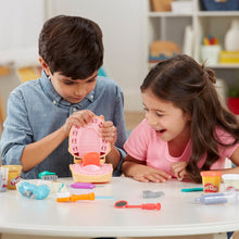 Încarcă imaginea în Galerie, Play-Doh Set Dentistul cu Accesorii si Dinti Colorati
