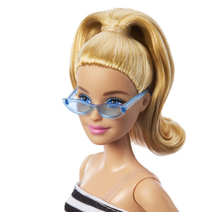 Barbie Fashionista Blonda cu Parul Prins in Coada si Fusta Roz