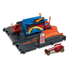 Încarcă imaginea în Galerie, Hot Wheels City Explorer Pista Fuel Station Shift
