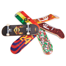 Încarcă imaginea în Galerie, Tech Deck Pachet 6 Piese cu Accesorii Fingerboard SK8 Mafia
