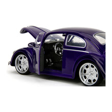 Încarcă imaginea în Galerie, JadaToys - Wednesday Set Masinuta Volkswagen Beetle si Figurina Metalica 7cm
