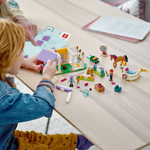 Încarcă imaginea în Galerie, Lego Friends Dresaj Pentru Cai
