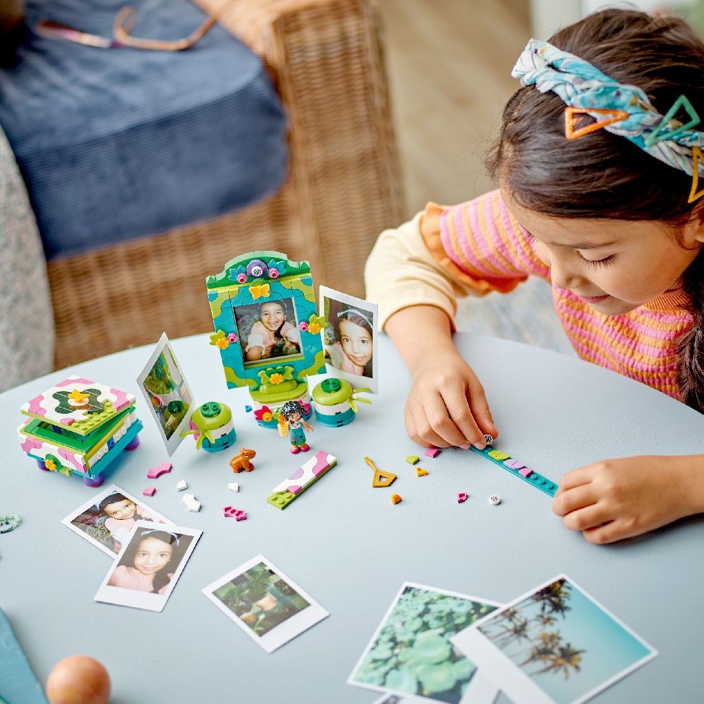 Lego Disney Rama Foto si Cutia cu Bijuterii Ale lui Mirabel