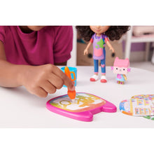 Încarcă imaginea în Galerie, Gabbys Dollhouse Papusa De Lux
