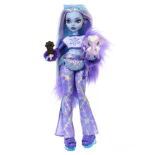 Încarcă imaginea în Galerie, Monster High Papusa Abbey Bominable si Animalut Tundra
