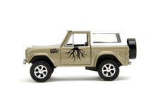 Încarcă imaginea în Galerie, Jada Toys Marvel Set Masinuta Metalica Ford Bronco si Figurina Groot
