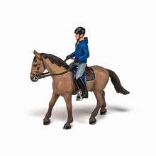 Încarcă imaginea în Galerie, Papo Rase de Cai si Ponei Set Echitatie Cal si Jocheu in Jacheta Albastra
