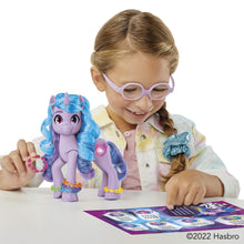 Încarcă imaginea în Galerie, My Little Pony See Your Sparkle Figurina Izzy Moonbow 15cm
