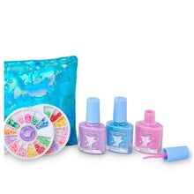 Încarcă imaginea în Galerie, Martinelia Galaxy Dreams Set Ingrijire Unghii si Geanta Cosmetica
