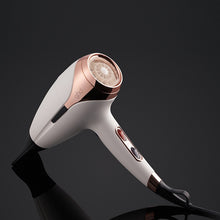 Încarcă imaginea în Galerie, GHD Helios Hairdryer White Uscător de Păr Profesional 2200W cu Tehnologie Aeroprecis
