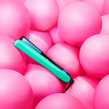 Încarcă imaginea în Galerie, GHD Gold Jelly Mint Ceramica Ultra Gloss Styling - Placa de Par Profesionala
