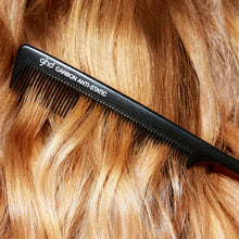 Încarcă imaginea în Galerie, GHD The Sectioner Pieptene Profesional pentru Tapat Sectionare și Styling
