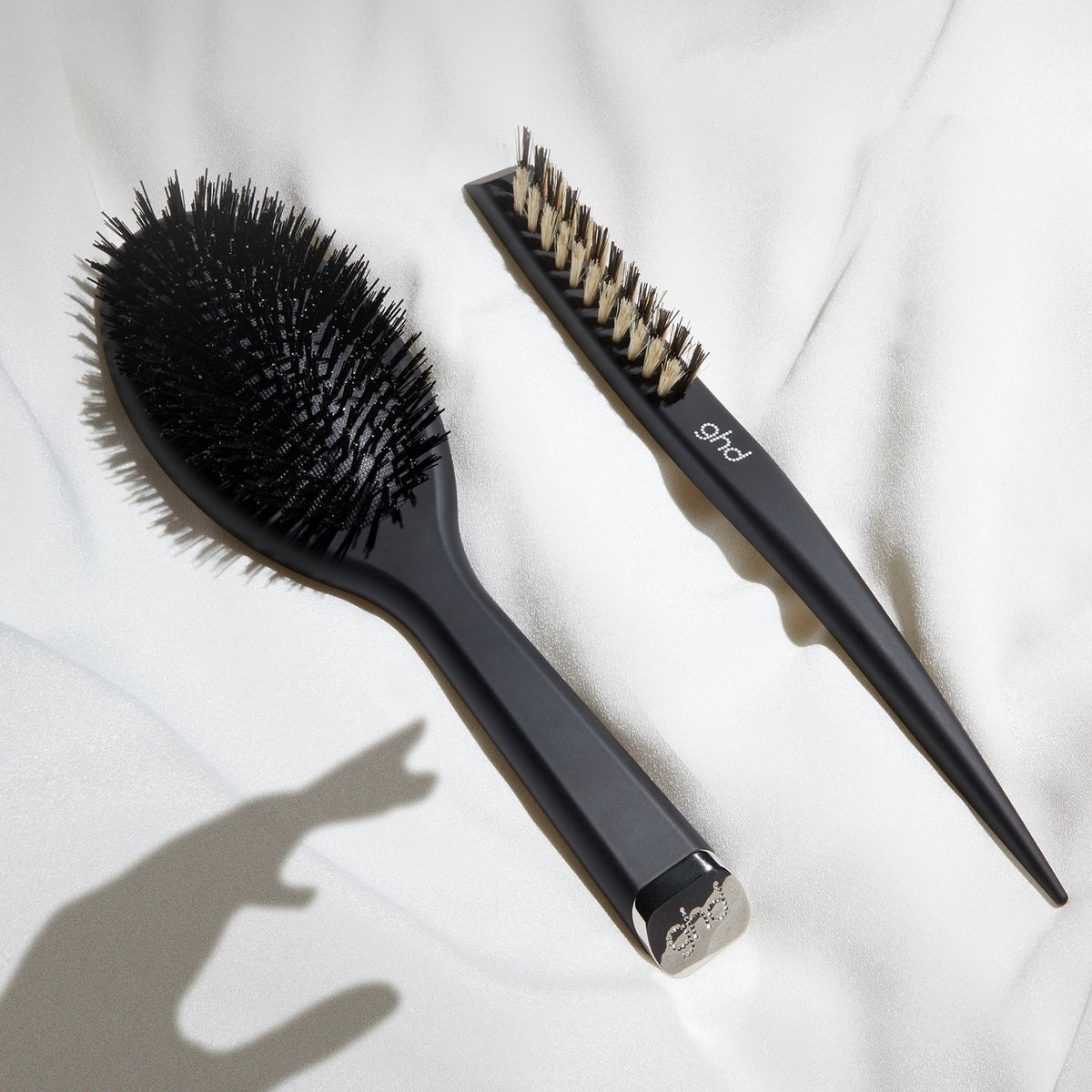 GHD The Final Touch Narrow Brush - Perie Profesionala Pentru Volum si Netezire