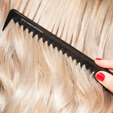 Încarcă imaginea în Galerie, GHD The Comb Out Pieptene Profesional cu Dinti Rari pentru Descurcare
