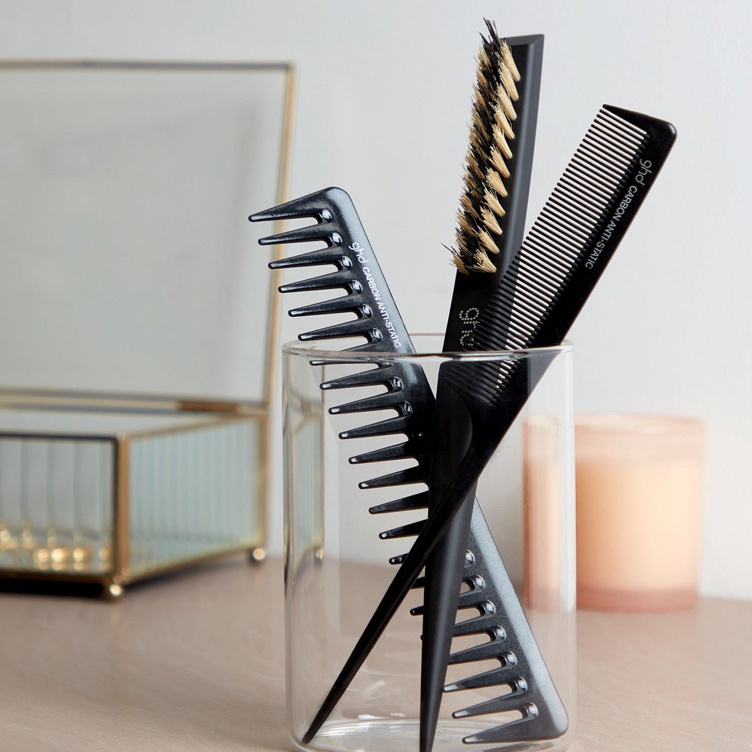 GHD The Comb Out Pieptene Profesional cu Dinti Rari pentru Descurcare - Beauty Lounge