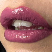 Încarcă imaginea în Galerie, Layla Cosmetics Glossami - Lip Gloss No 4 - Luciu de Buze Hidratant

