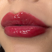 Încarcă imaginea în Galerie, Layla Cosmetics Glossami Hot Plumper - Lip Gloss No 2 - Luciu de Buze pentru Volum
