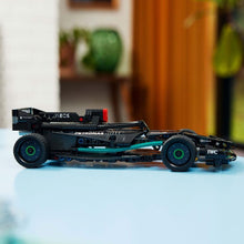 Încarcă imaginea în Galerie, Lego Technic Mercedes-AMG F1 W14 e Performance Pull Back
