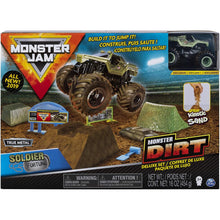 Încarcă imaginea în Galerie, Monster Jam Set Camioneta Soldier Fortune cu Nisip Kinetic si Accesorii
