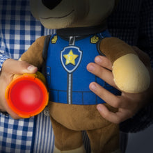 Încarcă imaginea în Galerie, Paw Patrol Plus Snuggle Up Chase cu Burtica Luminoasa
