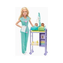 Încarcă imaginea în Galerie, Barbie Cariere Set cu Papusa Doctor Pediatru
