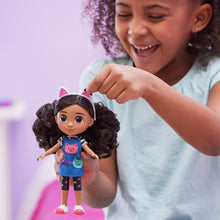 Încarcă imaginea în Galerie, Gabbys Dollhouse Papusa de Calatorie 20.3cm
