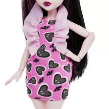 Încarcă imaginea în Galerie, Monster High Papusa Draculaura
