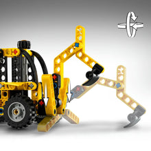 Încarcă imaginea în Galerie, Lego Technic Buldoexcavator
