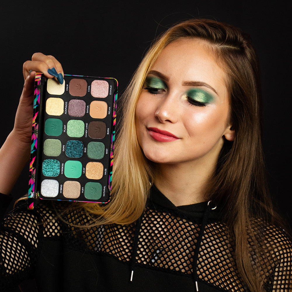 Makeup Revolution Forever Flawless Chilled - Paleta Fard de Ochi