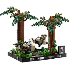 Încarcă imaginea în Galerie, Lego Star Wars Diorama de Urmarire cu Speederul pe Endor
