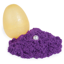 Încarcă imaginea în Galerie, Kinetic Sand Kinetic Sand Pachet 3 Oua Cu Surpriza
