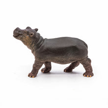 Încarcă imaginea în Galerie, Papo Animale Salbatice Figurina Pui de Hipopotam

