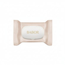 Încarcă imaginea în Galerie, Babor Oil Infused Cleansing Wipes 25 buc - Șervețele Demachiante cu Ulei pentru Curățare Rapidă și Blândă pentru Toate Tipurile de Ten - Beauty Lounge
