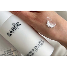 Încarcă imaginea în Galerie, Babor Refining Enzyme and Vitamin C Cleanser 40g - Pudră de Curățare Enzimatică cu Vitamina C pentru Exfoliere Delicată și Ten Radiant și Uniform - Beauty Lounge
